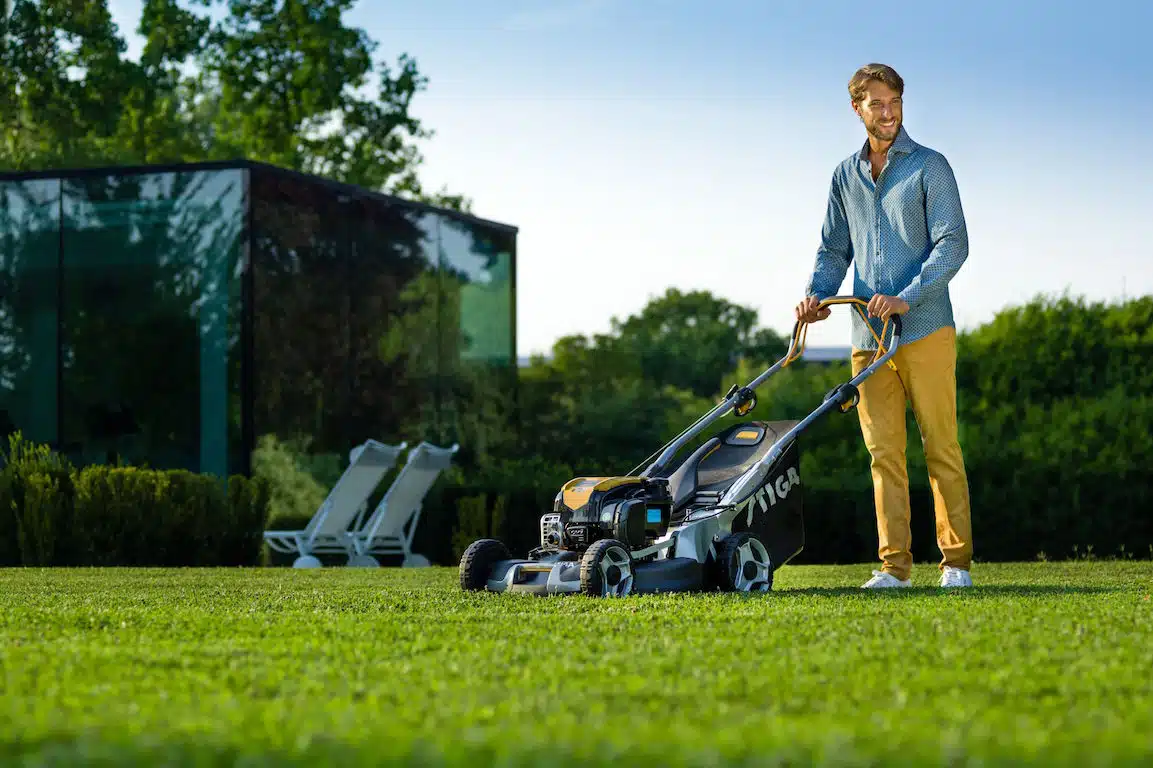 Tondeuse électrique : quels avantages dans ses travaux de jardin ?